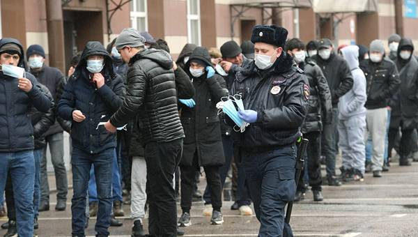 Expelled Migrants Might Return to Russia 