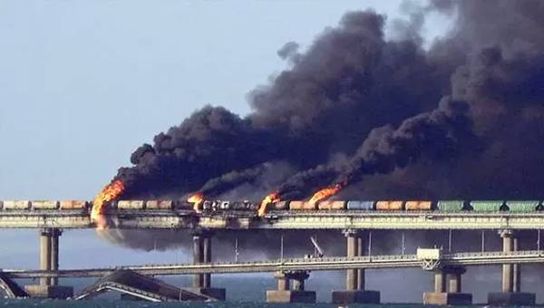 FSB Blames Ukraine's Military Intelligence Service for Terrorist Attack on Crimean Bridge FSB Blames Ukraine's Military Intelligence Service for Terrorist Attack on Crimean Bridge
