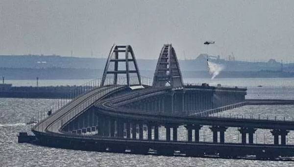 How London's “Eyes and Ears” Come out on Crimean Bridge 24 Hours After Explosion How London's “Eyes and Ears” Come out on Crimean Bridge 24 Hours After Explosion