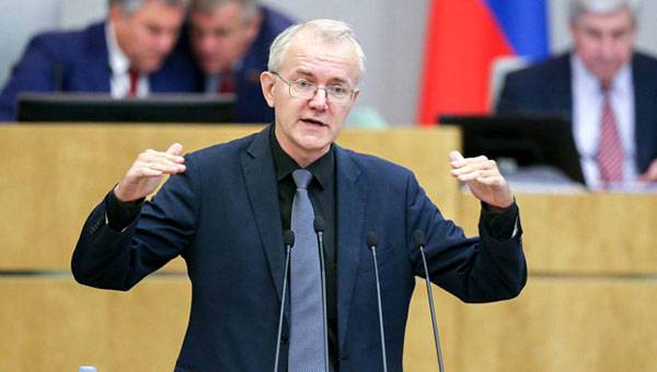 State Duma Deputy: Russian Authorities Were not Going to Provide Residents With Financial aid During Pandemic State Duma Deputy: Russian Authorities Were not Going to Provide Residents With Financial aid During Pandemic