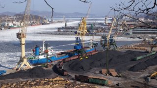 Stevedores Are to Pay for Dust