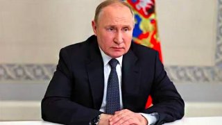 Threat From U.S. to Remove Putin is Magnifying Tension Between two Countries